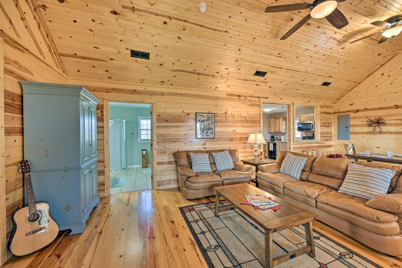 Breathtaking Elkin Getaway With Vineyard Views! Vila Exterior foto