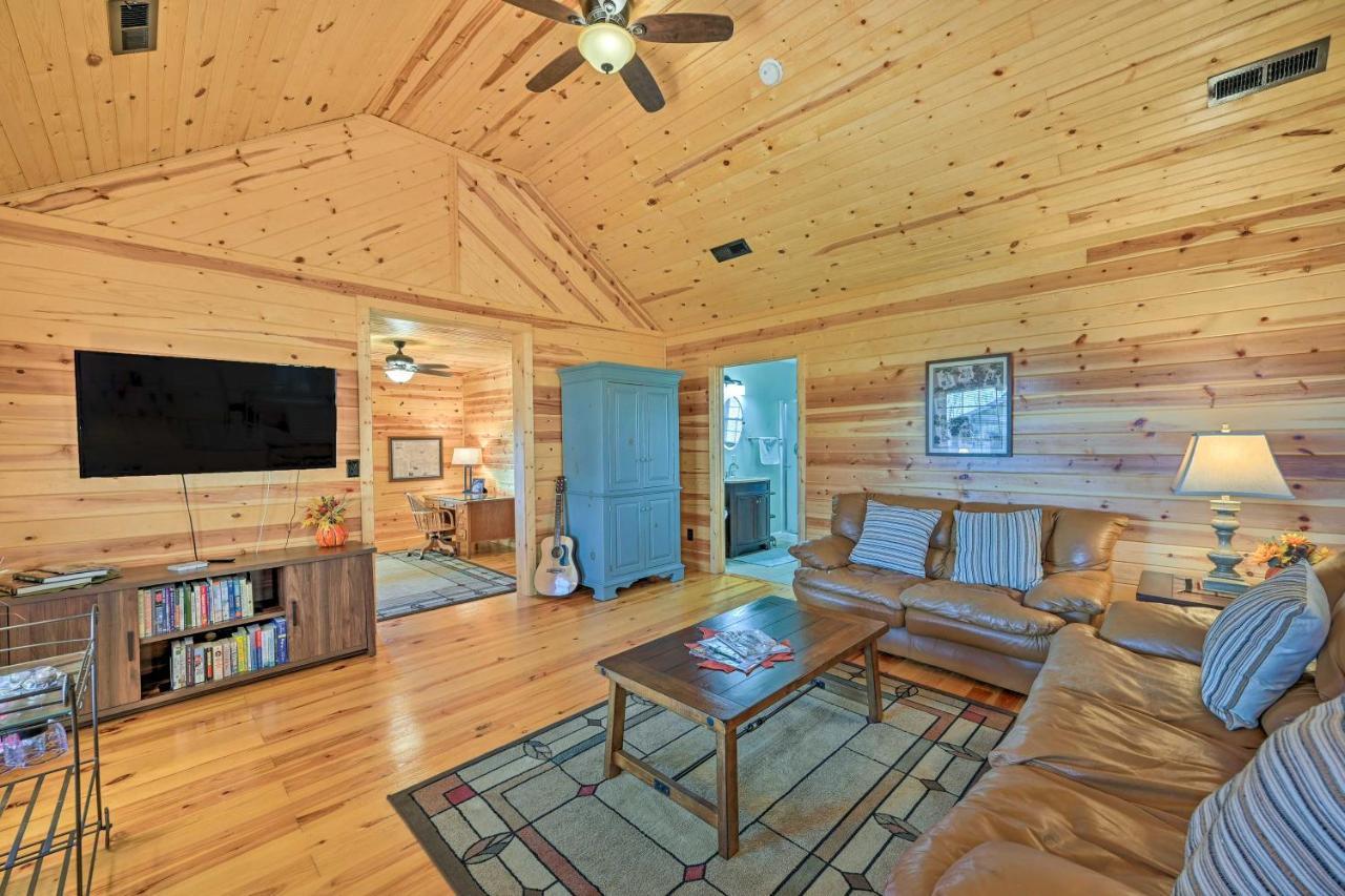 Breathtaking Elkin Getaway With Vineyard Views! Vila Exterior foto