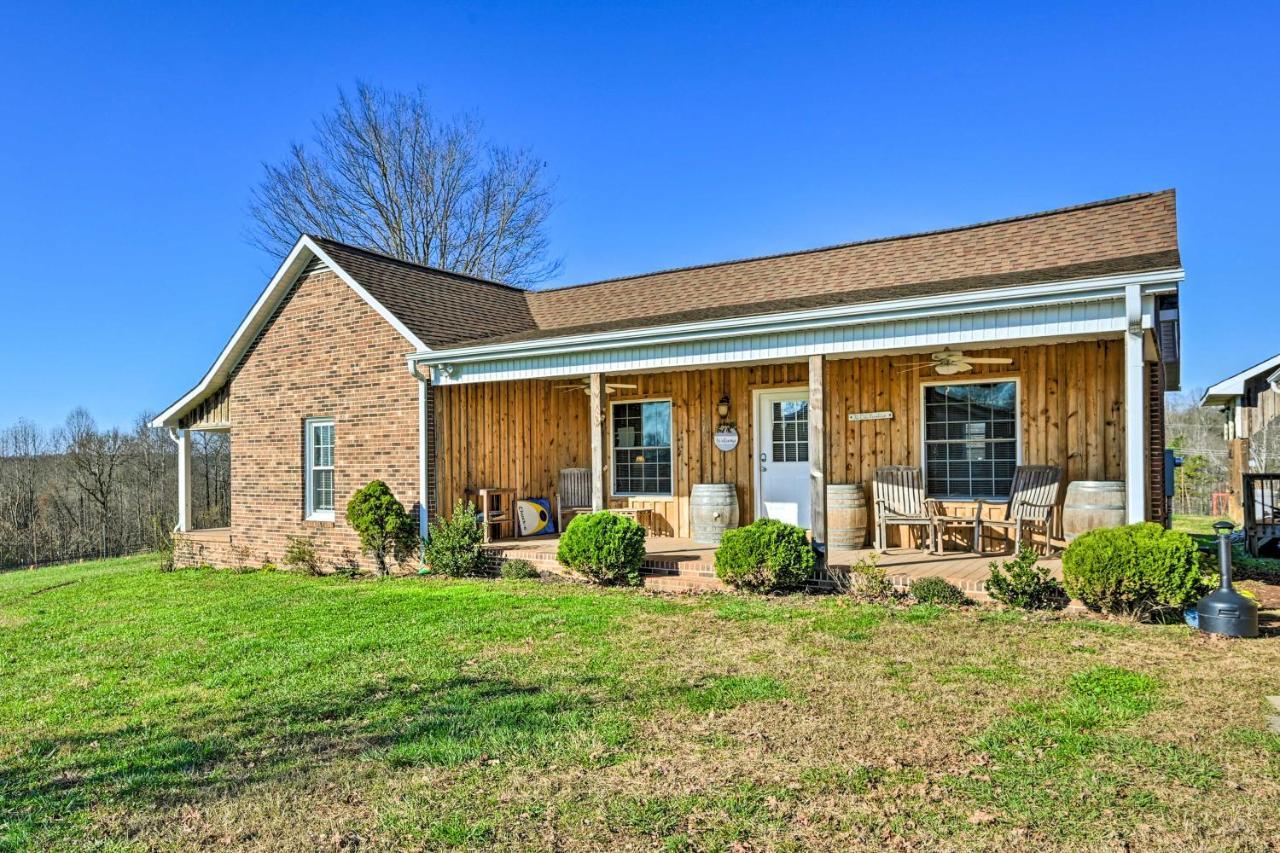 Breathtaking Elkin Getaway With Vineyard Views! Vila Exterior foto
