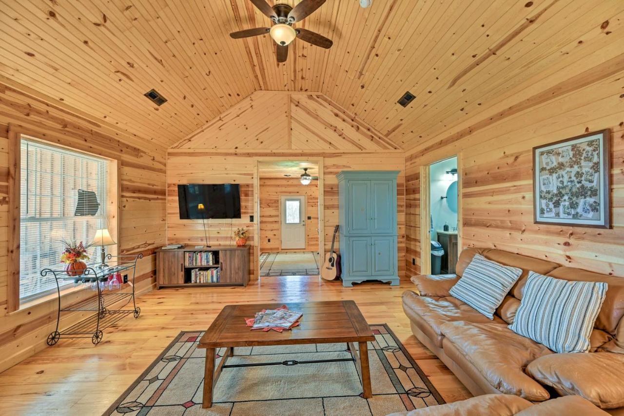 Breathtaking Elkin Getaway With Vineyard Views! Vila Exterior foto
