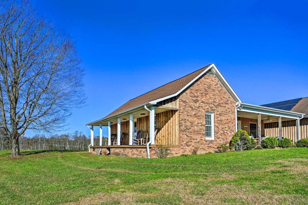 Breathtaking Elkin Getaway With Vineyard Views! Vila Exterior foto