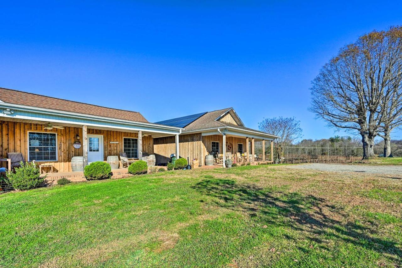 Breathtaking Elkin Getaway With Vineyard Views! Vila Exterior foto