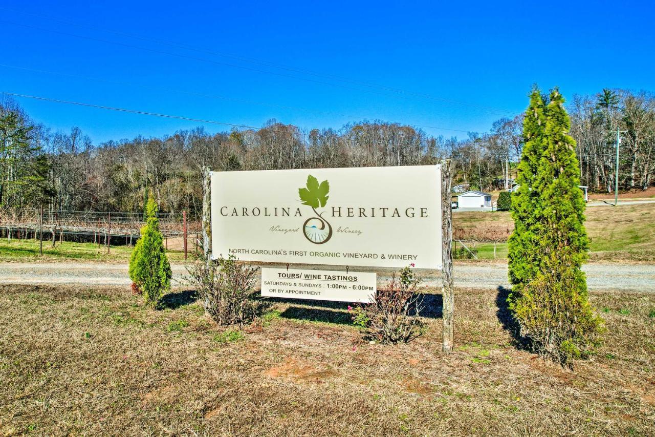 Breathtaking Elkin Getaway With Vineyard Views! Vila Exterior foto